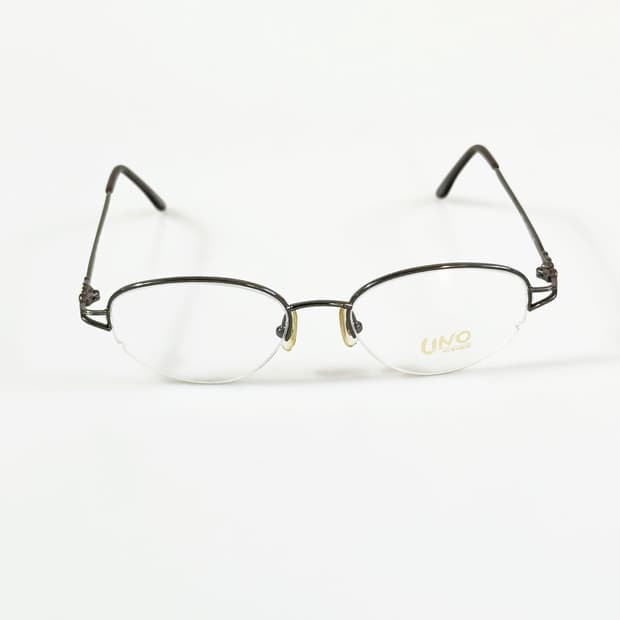 UNO EYEWEAR 반무테 오벌 메탈 프레임 빈티지 안경