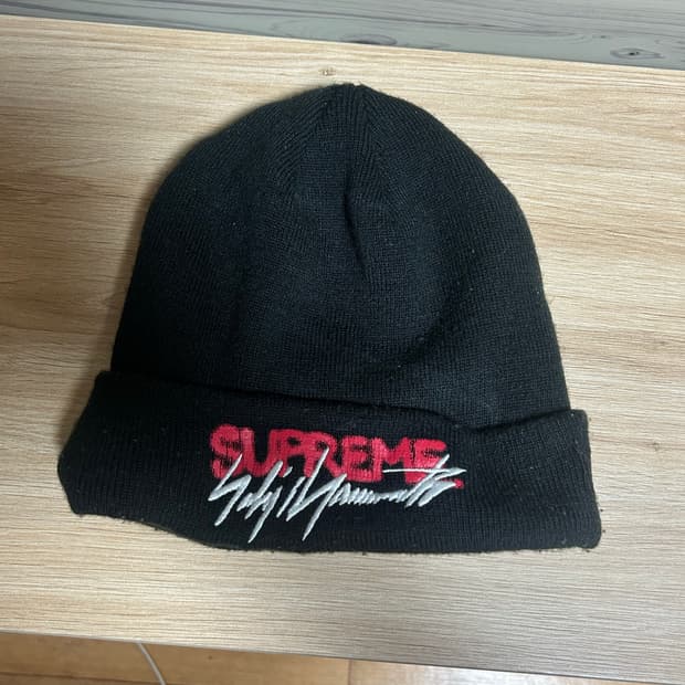 슈프림 x 요지 야마모토 뉴에라 비니