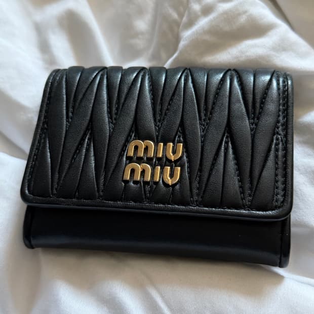 (풀박스) 미우미우 마테라쎄 나파 레더 카드 홀더 블랙