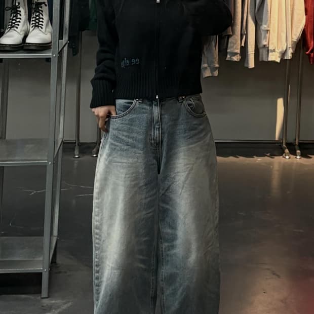 엔조블루스 하이넥 니트집업 블랙 A3772