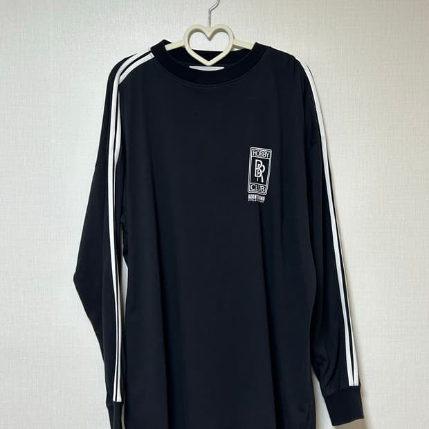 BORNTOWIN 검정 긴팔 티셔츠