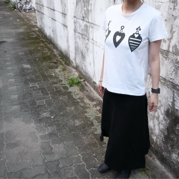 Heart Perfume Motif T-shirt