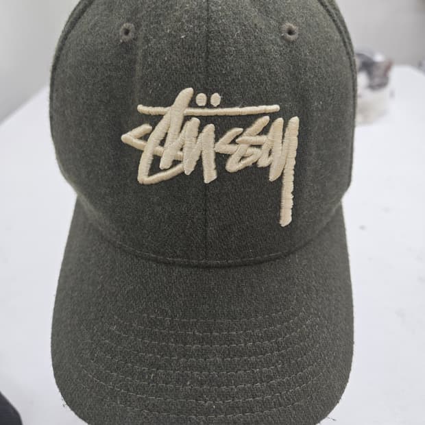 스투시 올리브 볼캡 모자