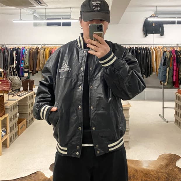90~00's VTG leather varsity jacket