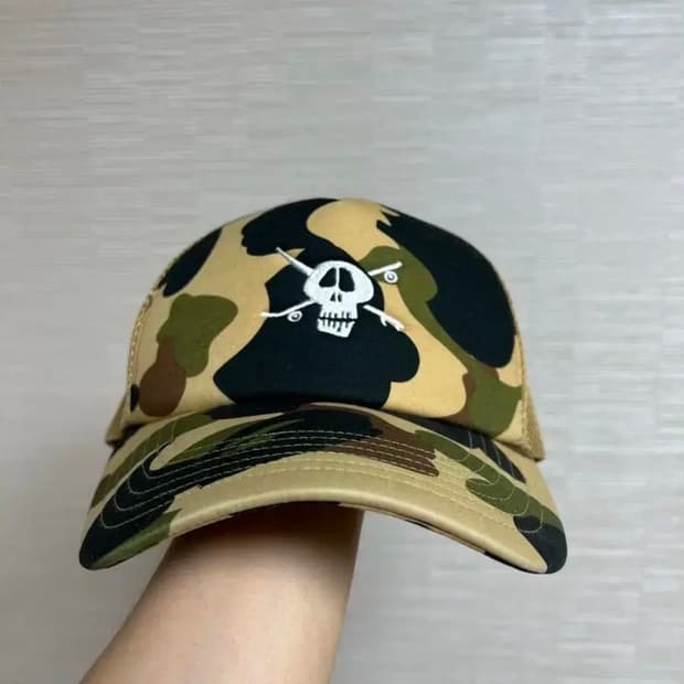 베이프 스투시 메쉬 트러커 캡