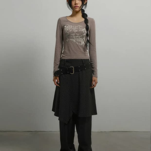 칙스 스트라이프 언발 플레어 스커트 블랙