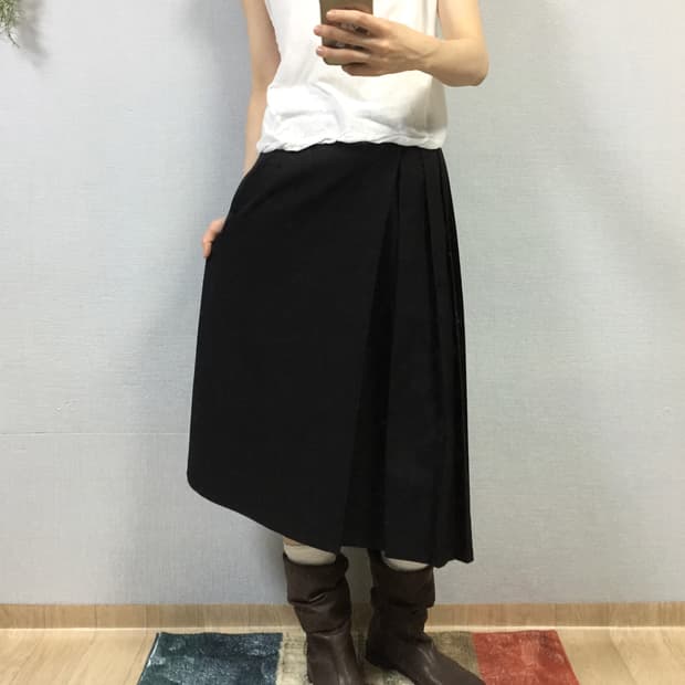 GU x Rokh pleats skirt