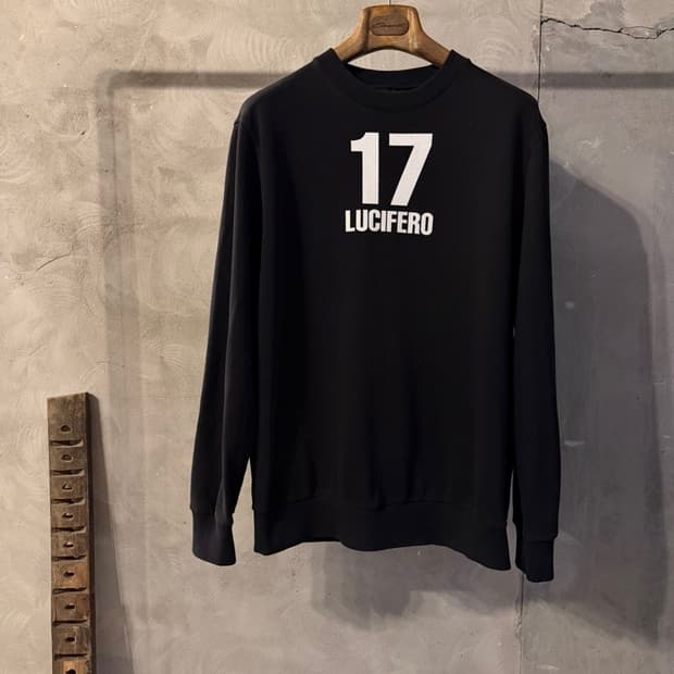 지방시 그래픽 맨투맨 100