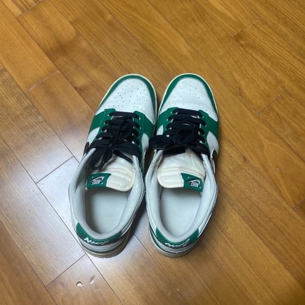 나이키 덩크 로우 잭팟 285 사이즈