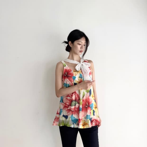 Shoulder drape floral sleeveless blouse