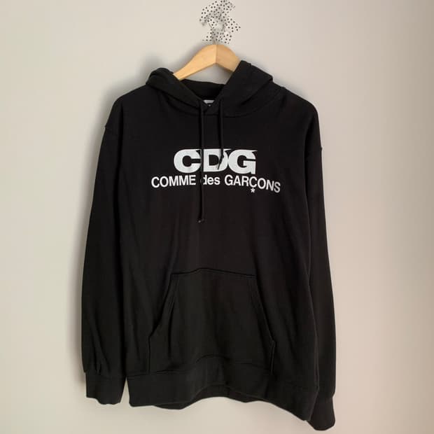 CDG 후드티셔츠