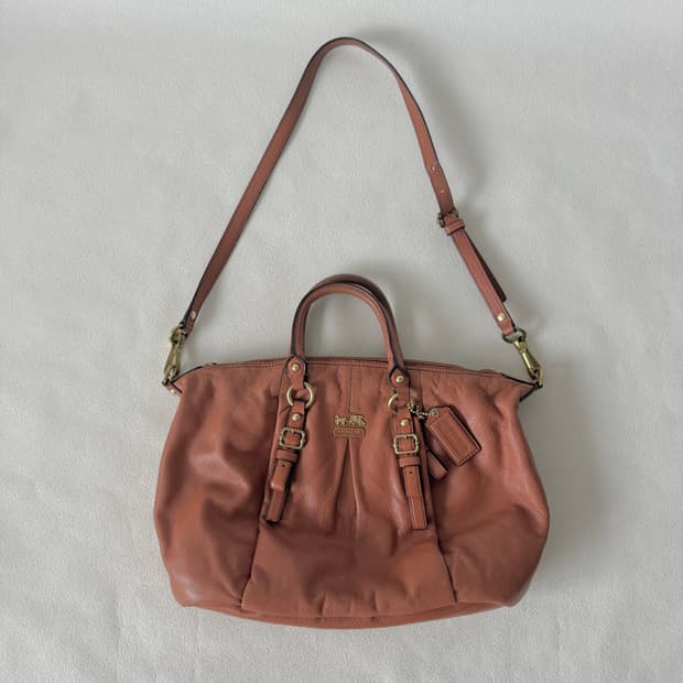 코치(COACH) 레더 토트백(크로스 가능)