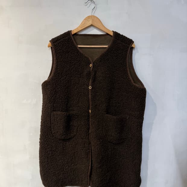 브라운 플리스 조끼