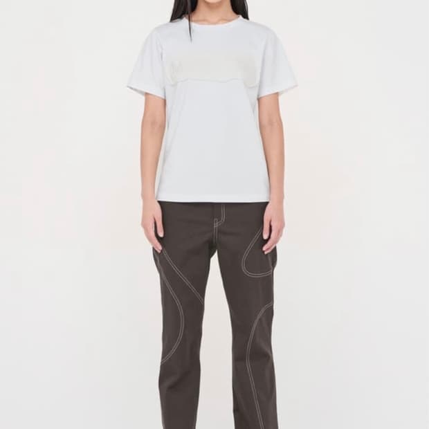 마뗑킴 logo patched t shirts in white