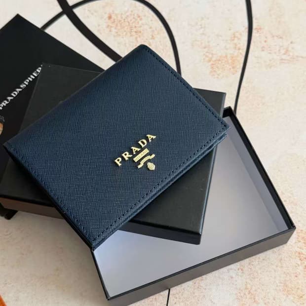 프라다 사피아노 네이비 지갑