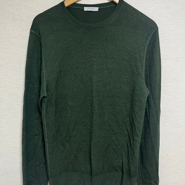 볼리올리 라운드넥 니트