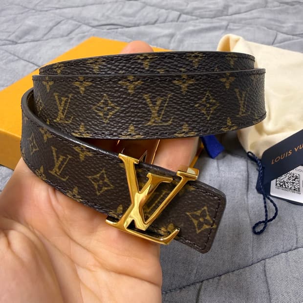 루이비통 모노그램 LV 이니셜 벨트