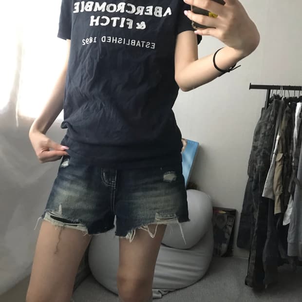 아베크롬비 네이비 반팔티셔츠