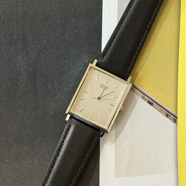 80s Seiko tank quartz