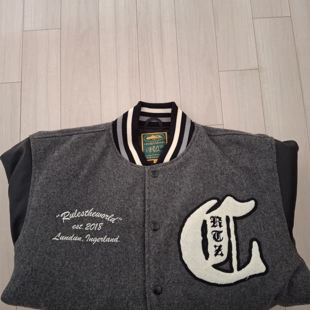 corteiz 코르테이즈 바시티 자켓 l