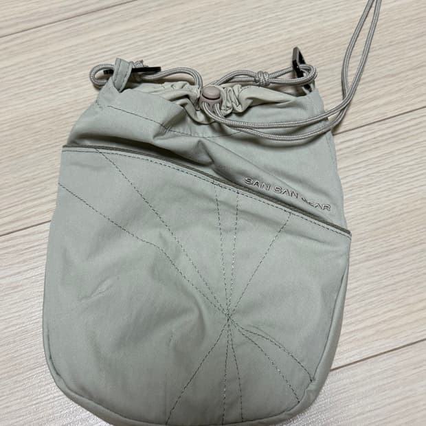 산산기어 크로스백 팝니다