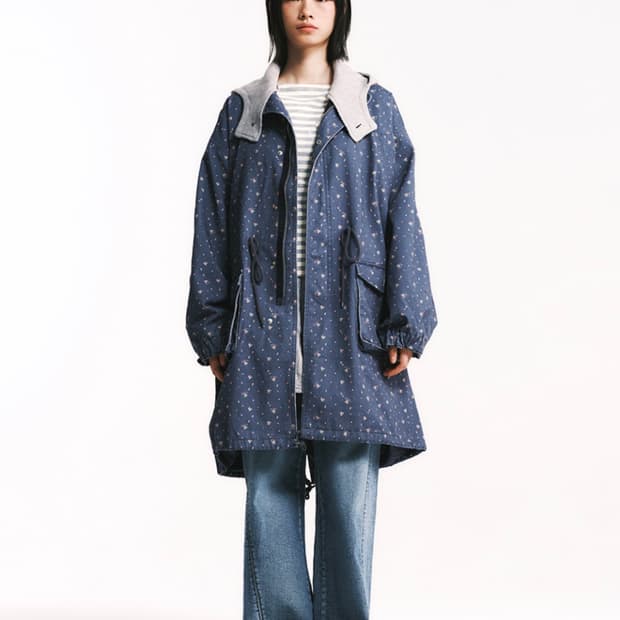 더뮤지엄비지터 플로럴 피쉬테일 네이비