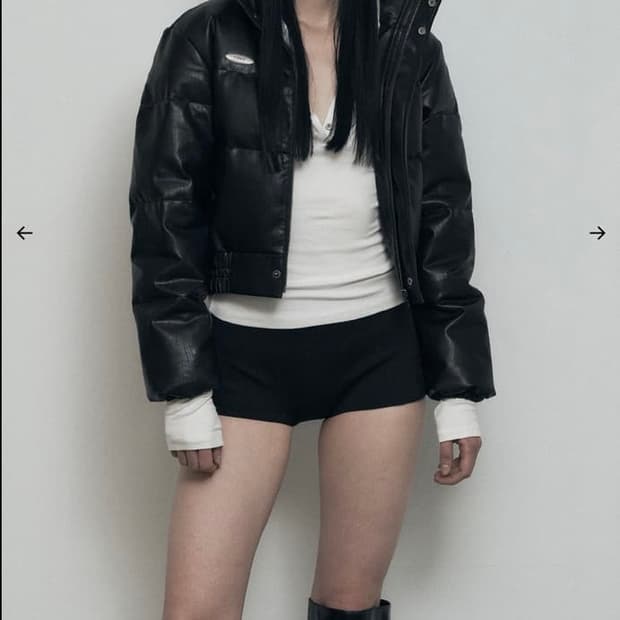 보헴서 보헤미안서울 레더 덕다운 메탈로고 패딩