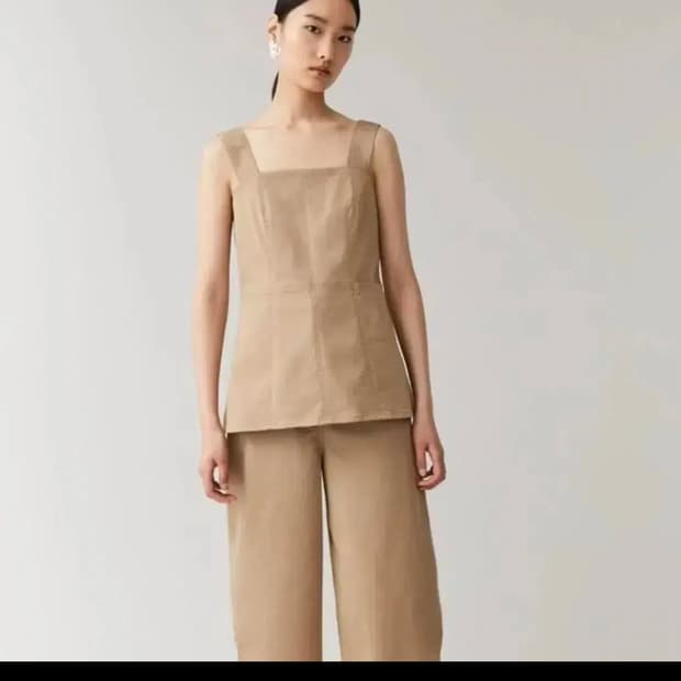 (새제품 ) COS 코스 스트랩 탑 베이지 38 뷔스티에