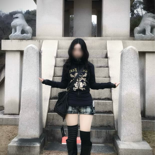 [d.i.a] Gold Skull Zip Hoodie