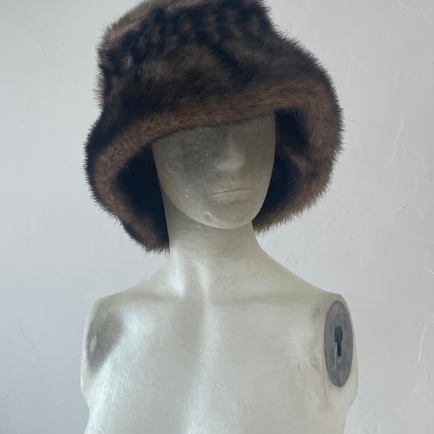 Parkhurst faux fur hat. 퍼 모자