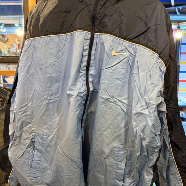 나이키 스카이블랙 바람막이