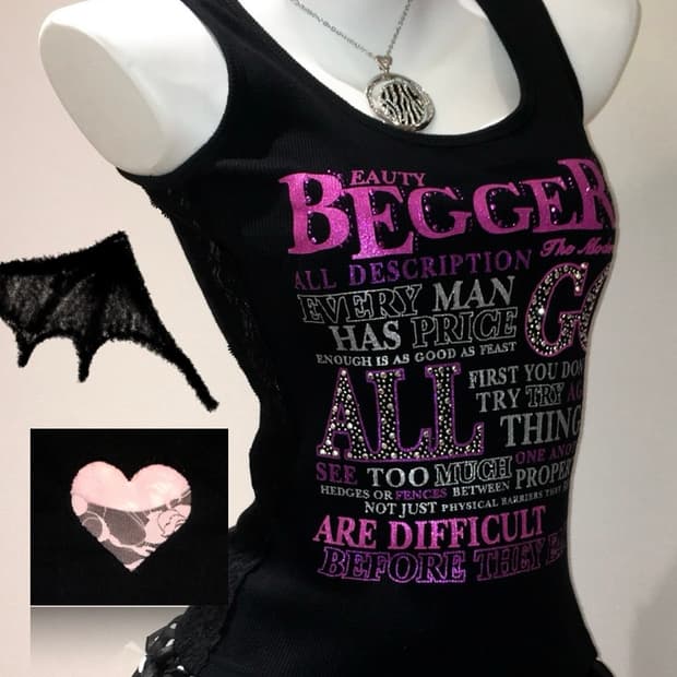 오네갸루 헤이세이 퍼플 글리터 큐빅 레터링 망사 하트 나시 탑