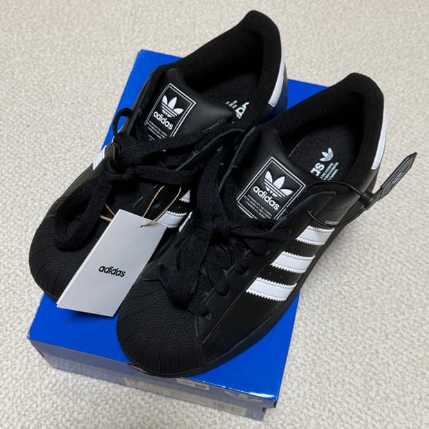 아디다스 슈퍼스타 2 코어 블랙 클라우드 화이트 240