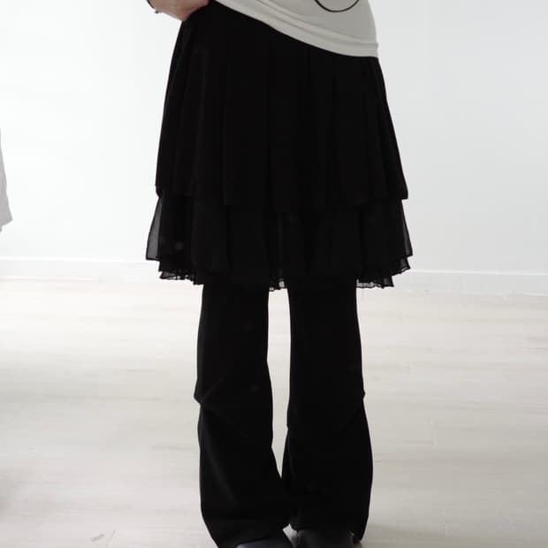 Cutie Blonde black layered skirt