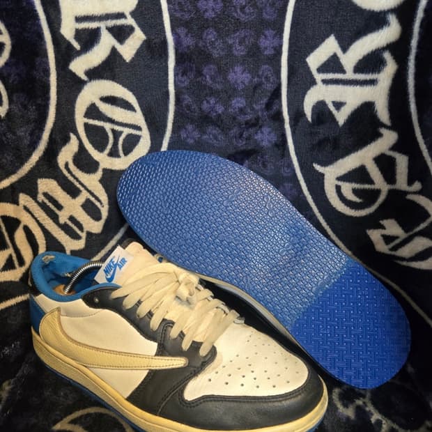 나이키 에어 조던1 로우 트래비스 스캇 OG