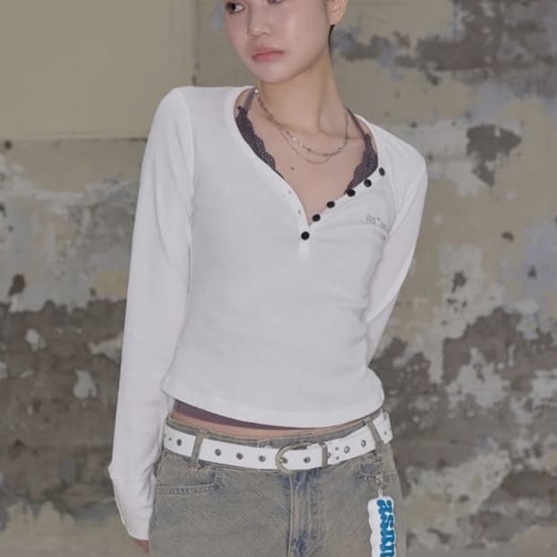 애즈온 이지 버튼 롱 티 화이트