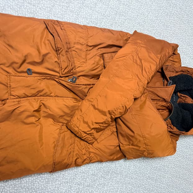 띠어리 남성 패딩 105사이즈