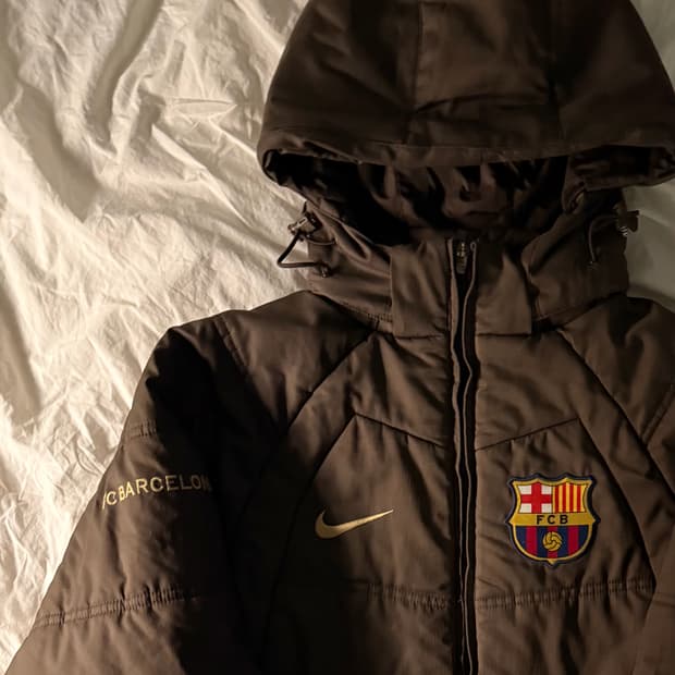 나이키 바르셀로나 패딩 브라운