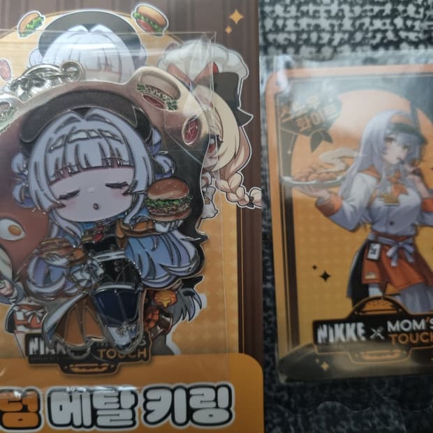 맘스터치 니케 나유타 키링 스노우화이트 포카