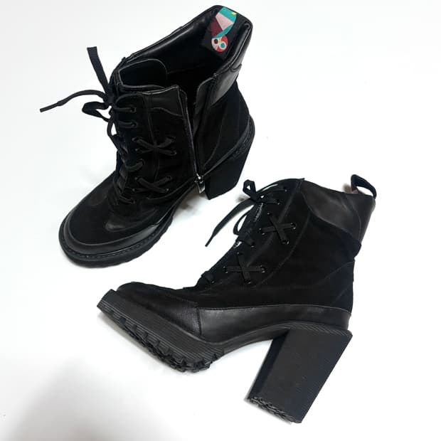 SCB 슈콤마보니x럭키슈에뜨 콜라보 레이스업 청키힐 가보시부츠 240