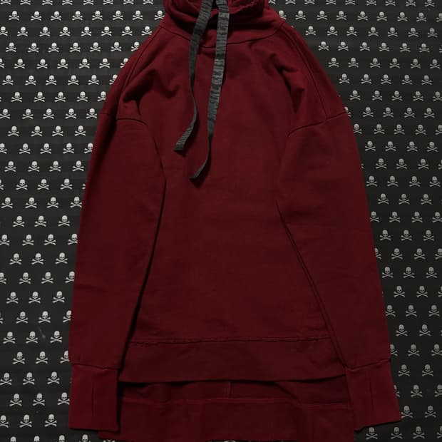 “Kmrii” Over Neck Pullover