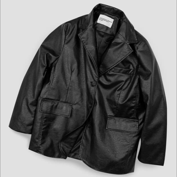 플레이스 스튜디오 비건 크랙 오버핏 싱글 버튼 블레이저 레더 자켓