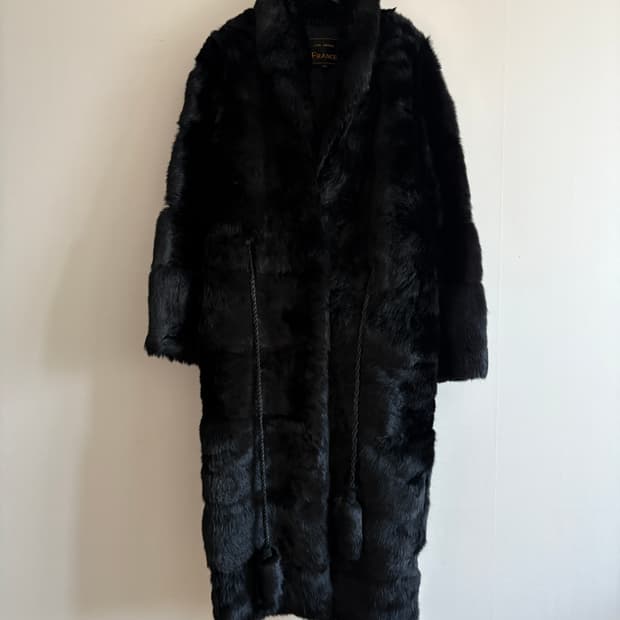 리얼 토끼 블랙 롱코트