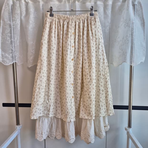 아이보리 잔꽃 레이어드 스커트