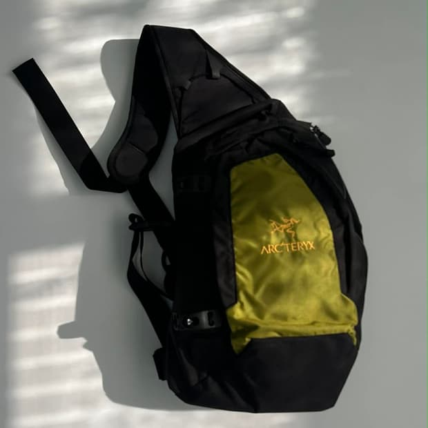 아크테릭스 오리지널 퀴버 슬링백 백팩