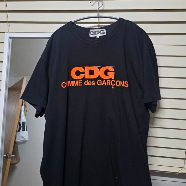 꼼데가르송 CDG 로고티 XXL사이즈