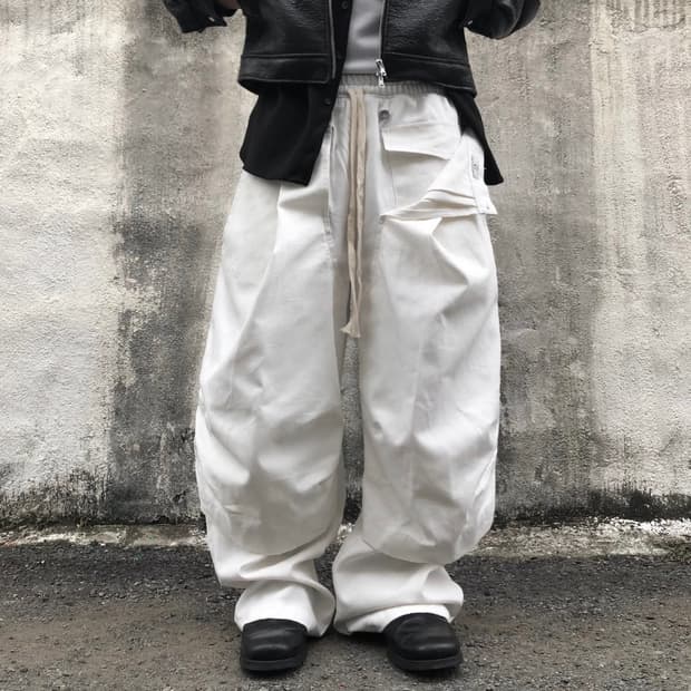 뉴치프시크dp combine layerd pants white