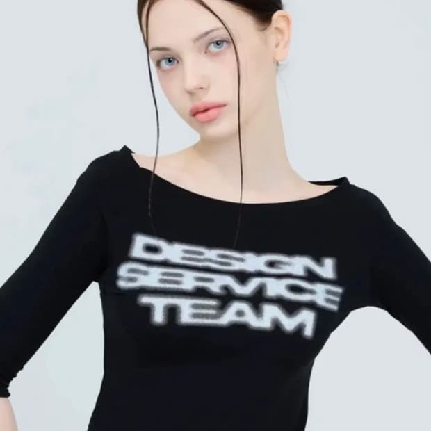 러브이즈트루 오프숄더 티