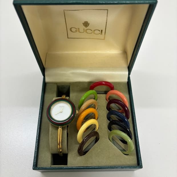 GUCCI 구찌 베젤링 시계