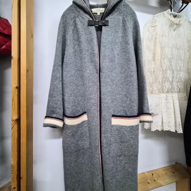 아떼 바네사브루노 후드롱 니트 아우터